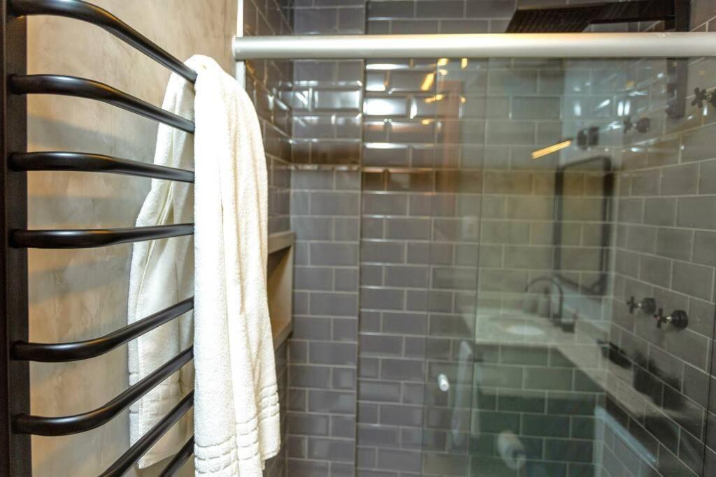 Apartamento Inverness 11 - No Capivari Com Otimo Wi-fi E 2 Quartos - By Hostyn Campos do Jordão
